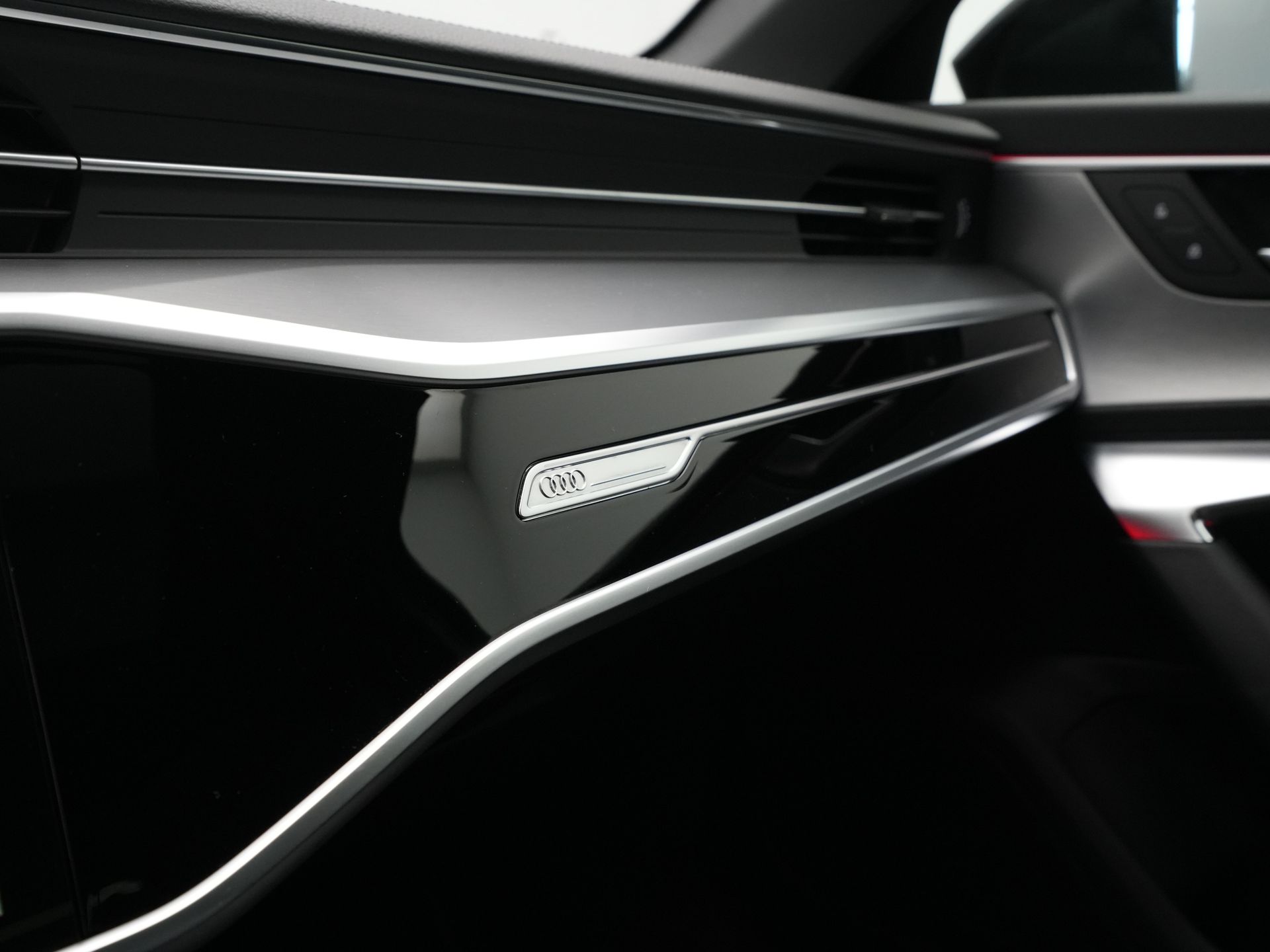 Audi - A6 Avant 40 TFSI S 204 pk S edition Competition - 2024