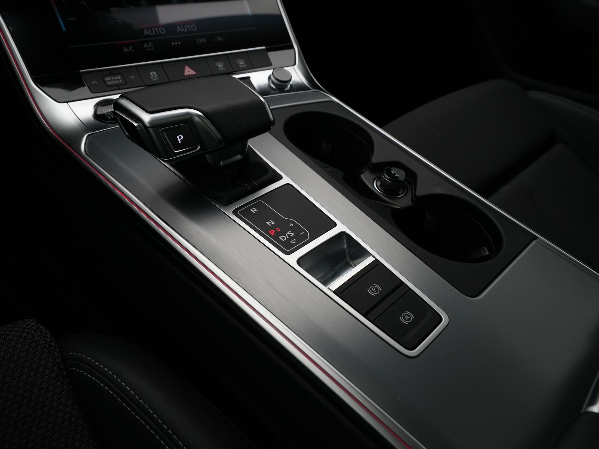 Audi - A6 Avant 40 TFSI S 204 pk S edition Competition - 2024