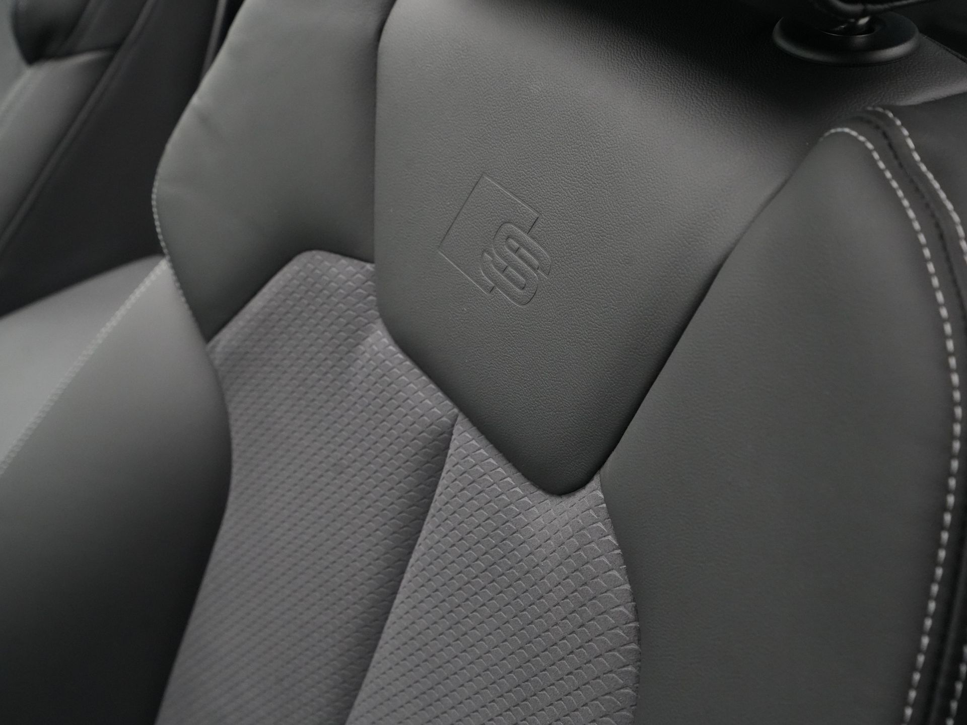 Audi - Q5 50 TFSI e 299 pk S edition - 2024