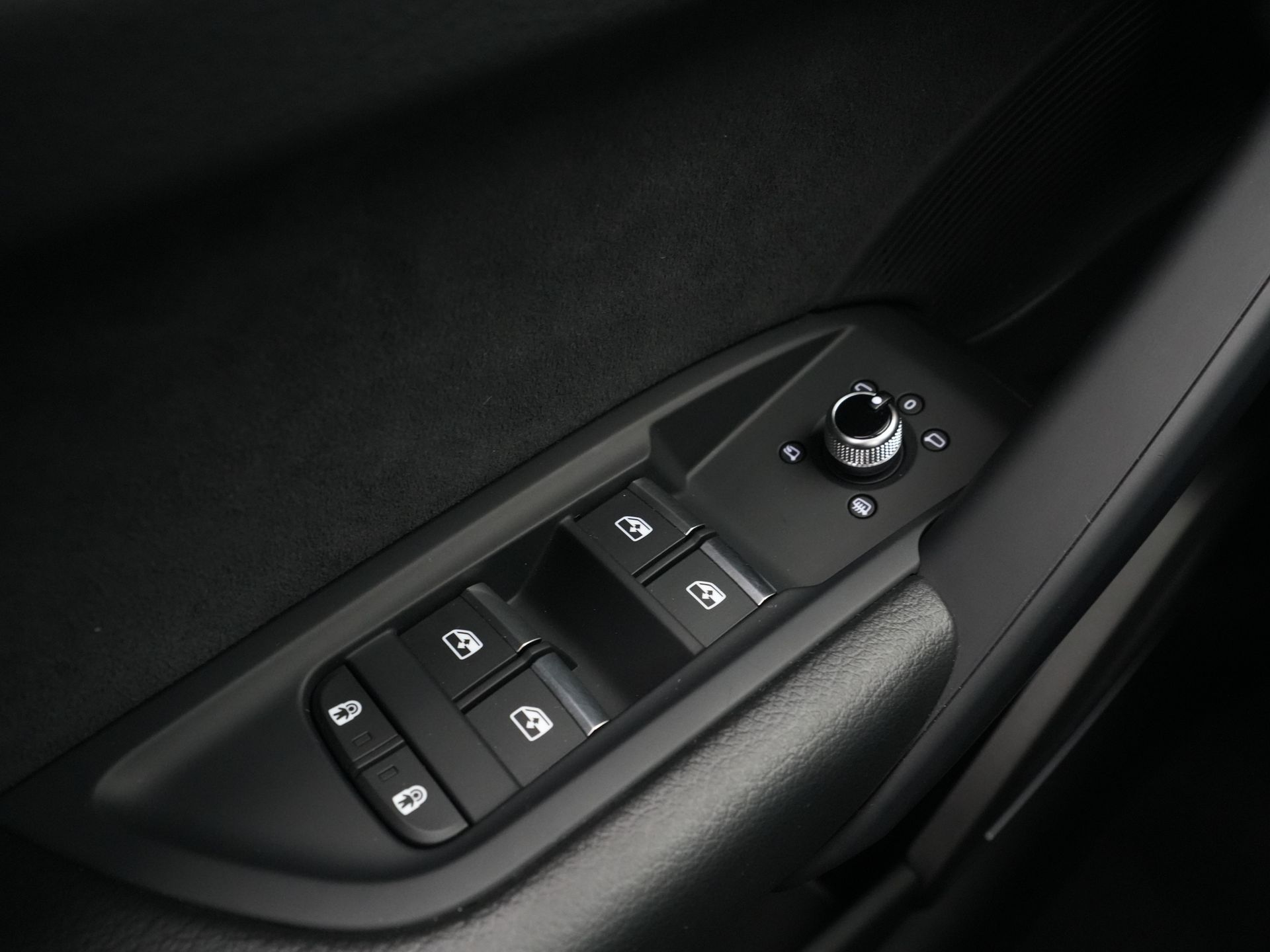 Audi - Q5 50 TFSI e 299 pk S edition - 2024