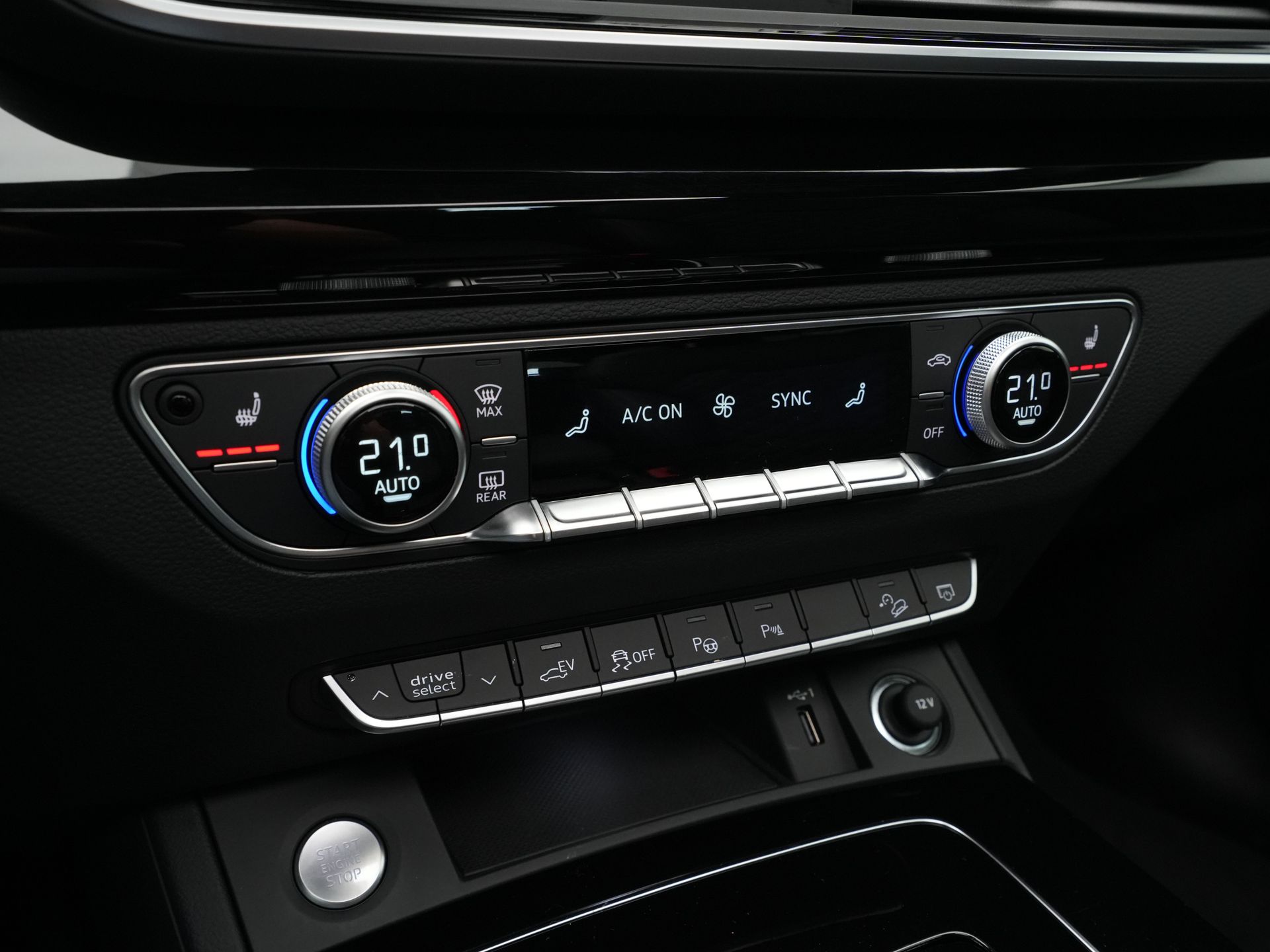 Audi - Q5 Sportback 55 TFSI e 367pk S edition Competition - 2024