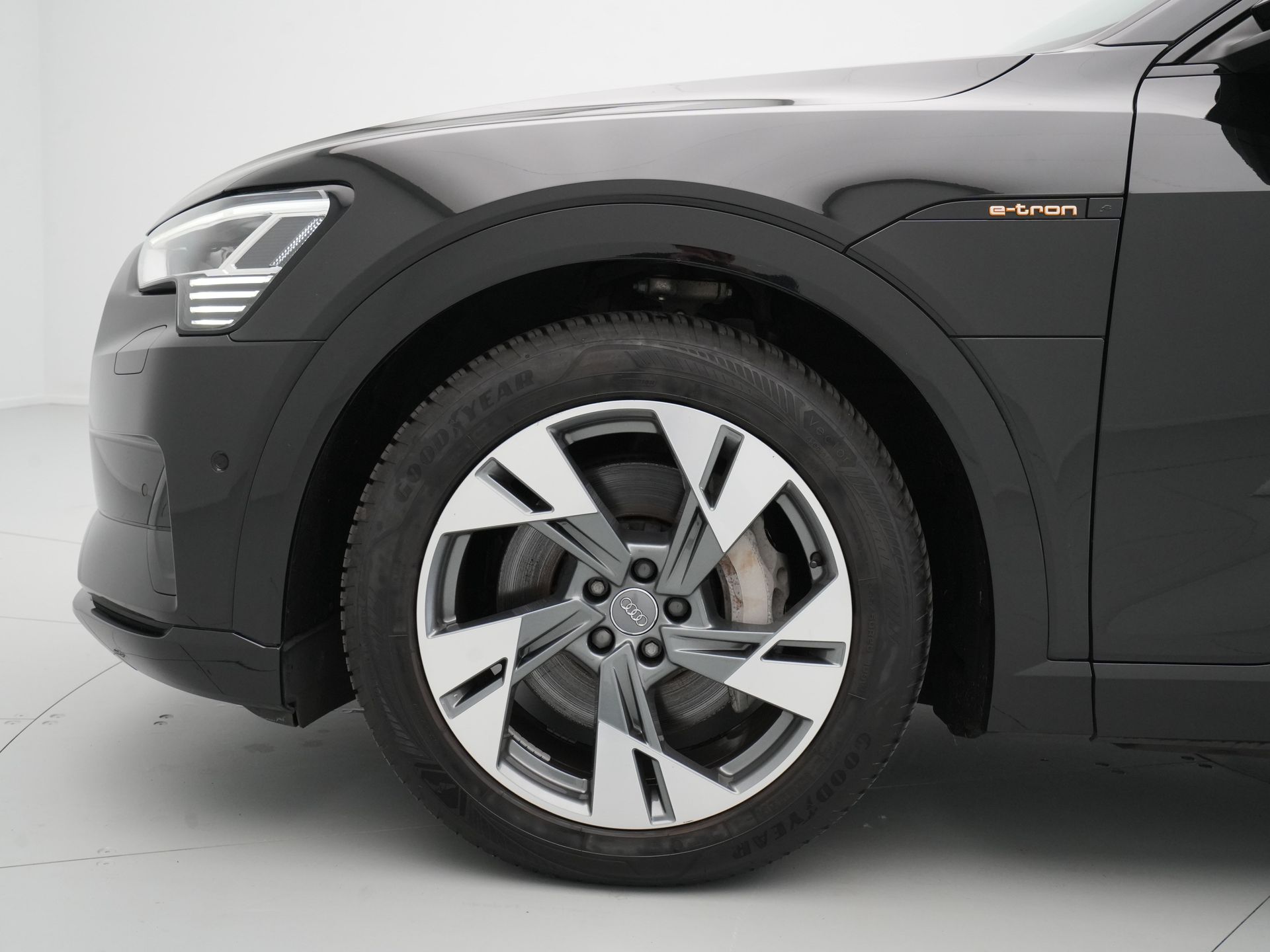 Audi - e-tron e-tron 55 quattro 361pk advanced S-Line 95 kWh - 2019