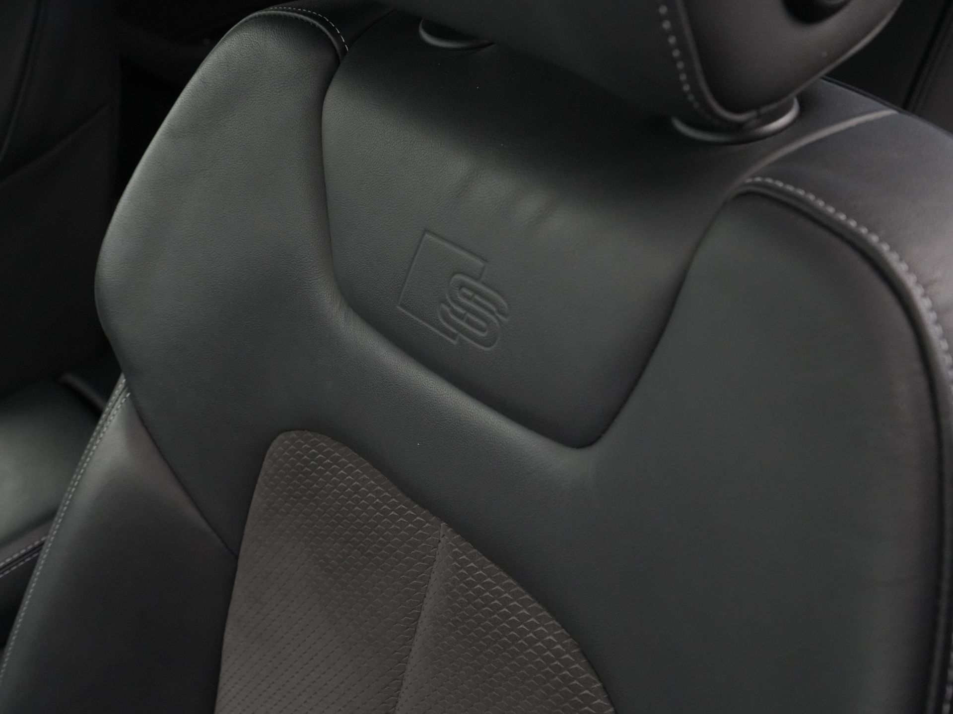Audi - e-tron e-tron 55 quattro 361pk advanced S-Line 95 kWh - 2019