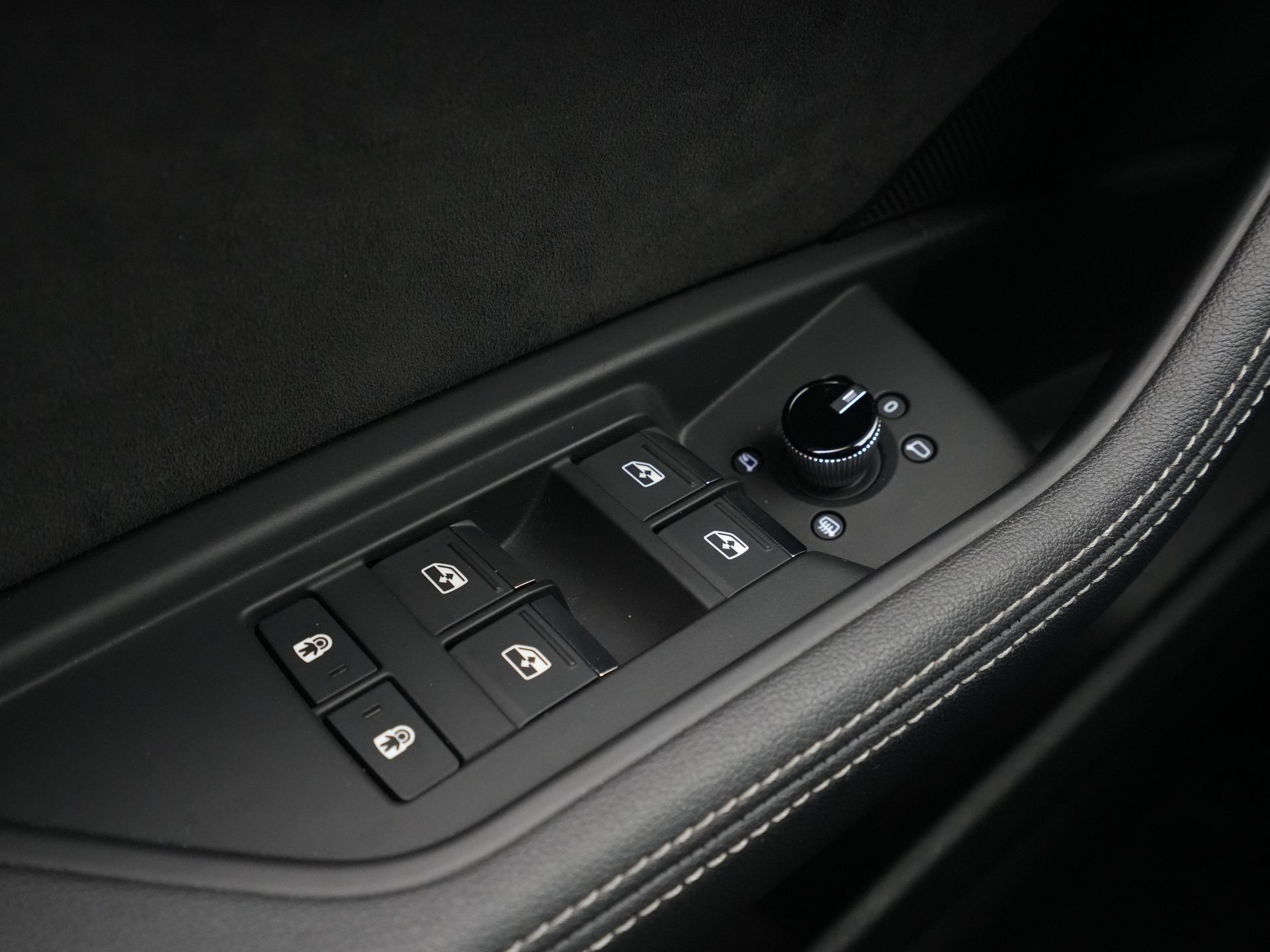 Audi - e-tron e-tron 55 quattro 361pk advanced S-Line 95 kWh - 2019