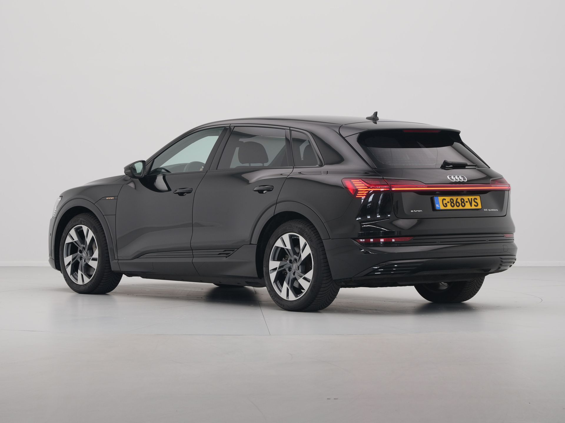 Audi - e-tron e-tron 55 quattro 361pk advanced S-Line 95 kWh - 2019