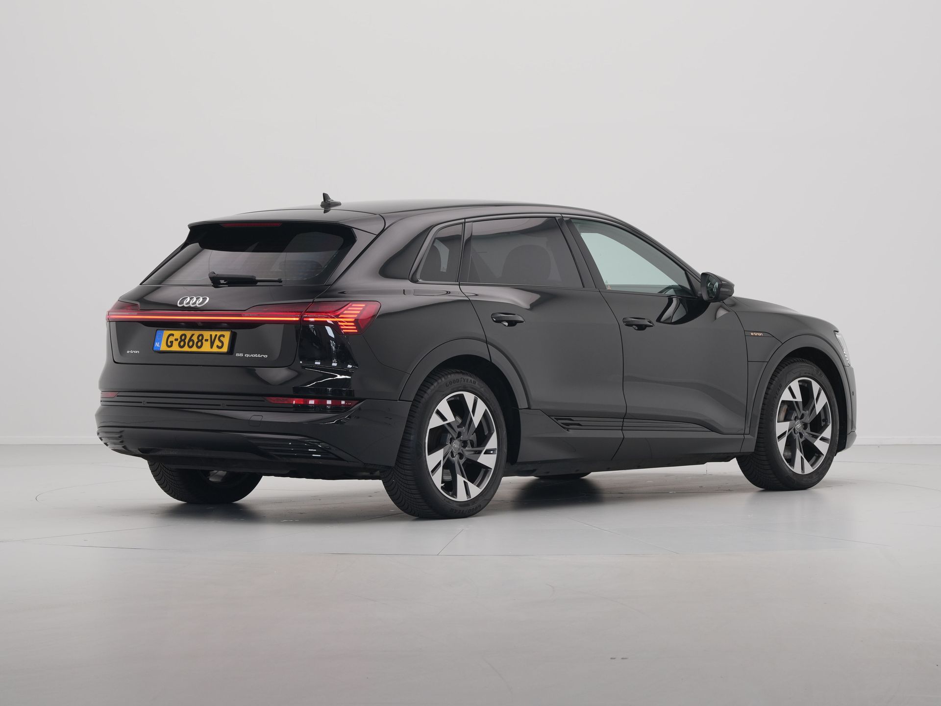 Audi - e-tron e-tron 55 quattro 361pk advanced S-Line 95 kWh - 2019