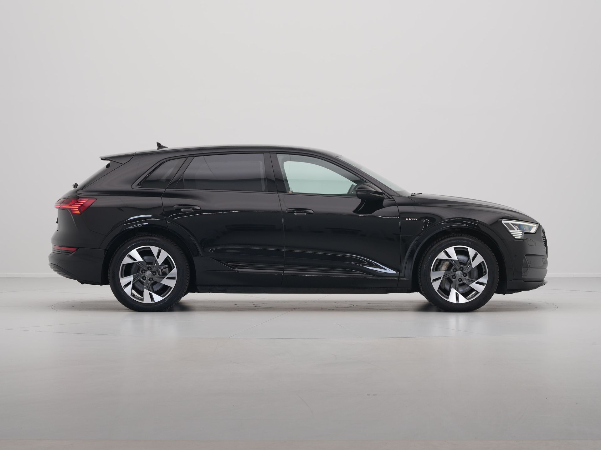 Audi - e-tron e-tron 55 quattro 361pk advanced S-Line 95 kWh - 2019