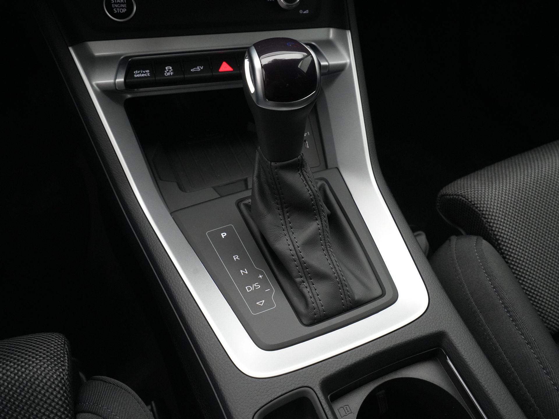 Audi - Q3 45 TFSI e 245 pk S line edition - 2023